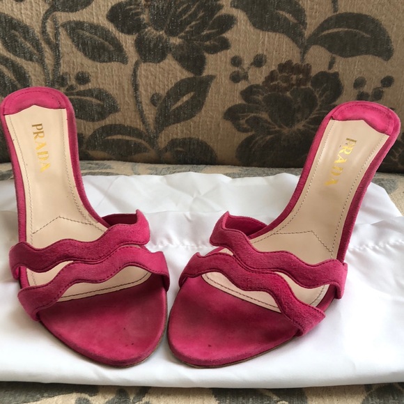 Size 37.5 Prada kitten heels - Picture 5 of 5